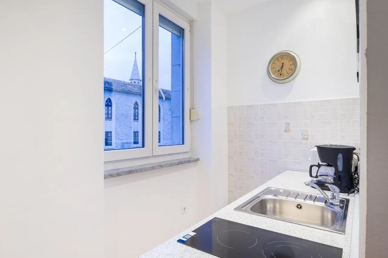Studio Apartment Jader 扎达尔